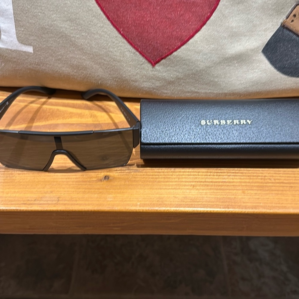 Burberry black sunglasses